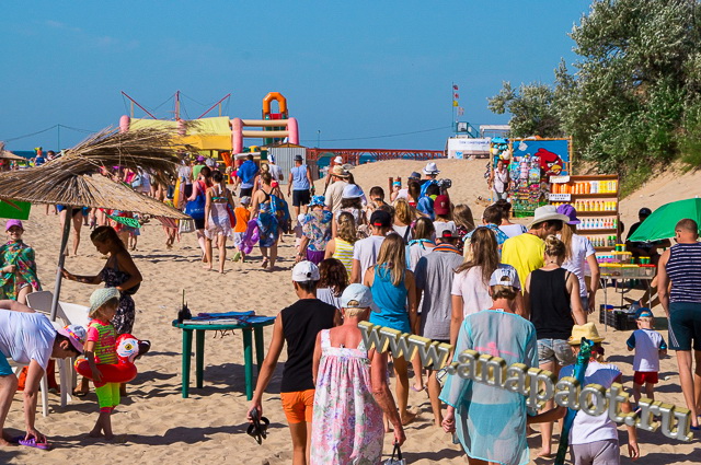 Пляж Витязево начало августа
